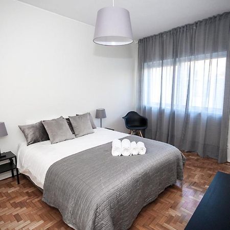 Downtown 3 Bedroom With Balcony - Quiet Street - Family Friendly - Groups 波尔图 外观 照片