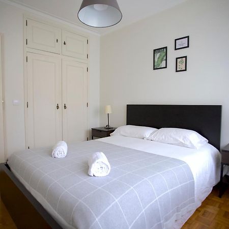 Downtown 3 Bedroom With Balcony - Quiet Street - Family Friendly - Groups 波尔图 外观 照片