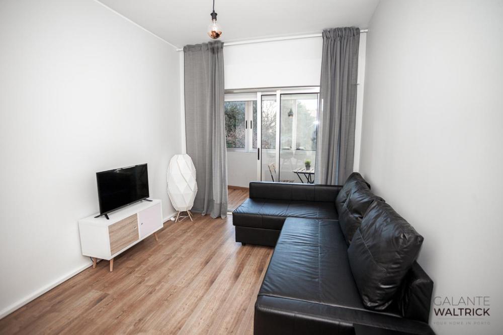 Downtown 3 Bedroom With Balcony - Quiet Street - Family Friendly - Groups 波尔图 外观 照片