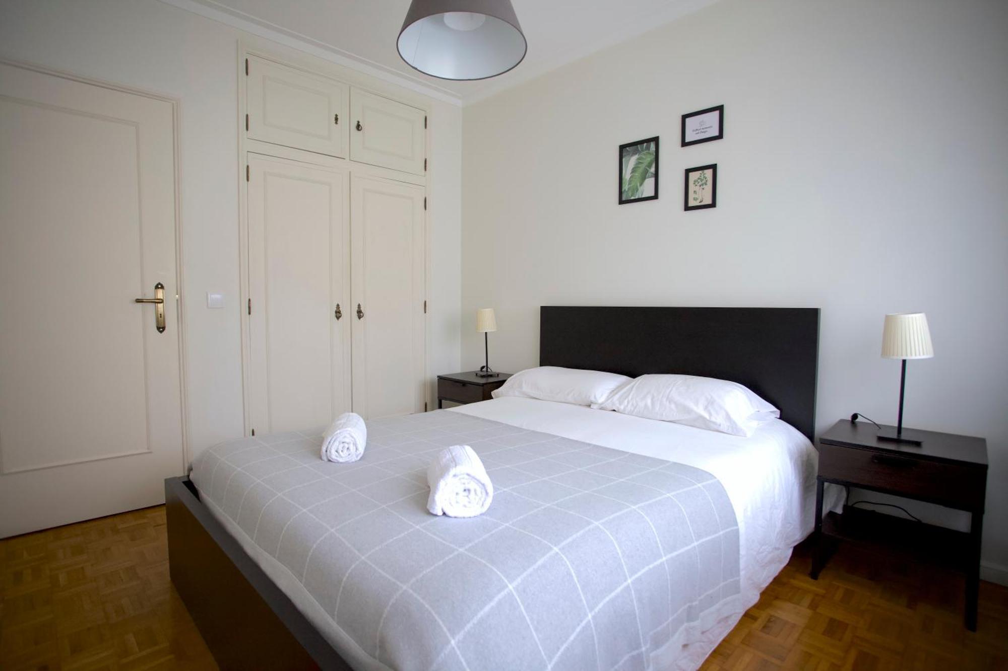 Downtown 3 Bedroom With Balcony - Quiet Street - Family Friendly - Groups 波尔图 外观 照片