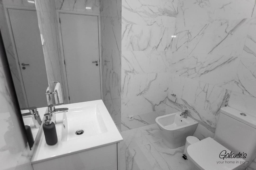 Downtown 3 Bedroom With Balcony - Quiet Street - Family Friendly - Groups 波尔图 外观 照片