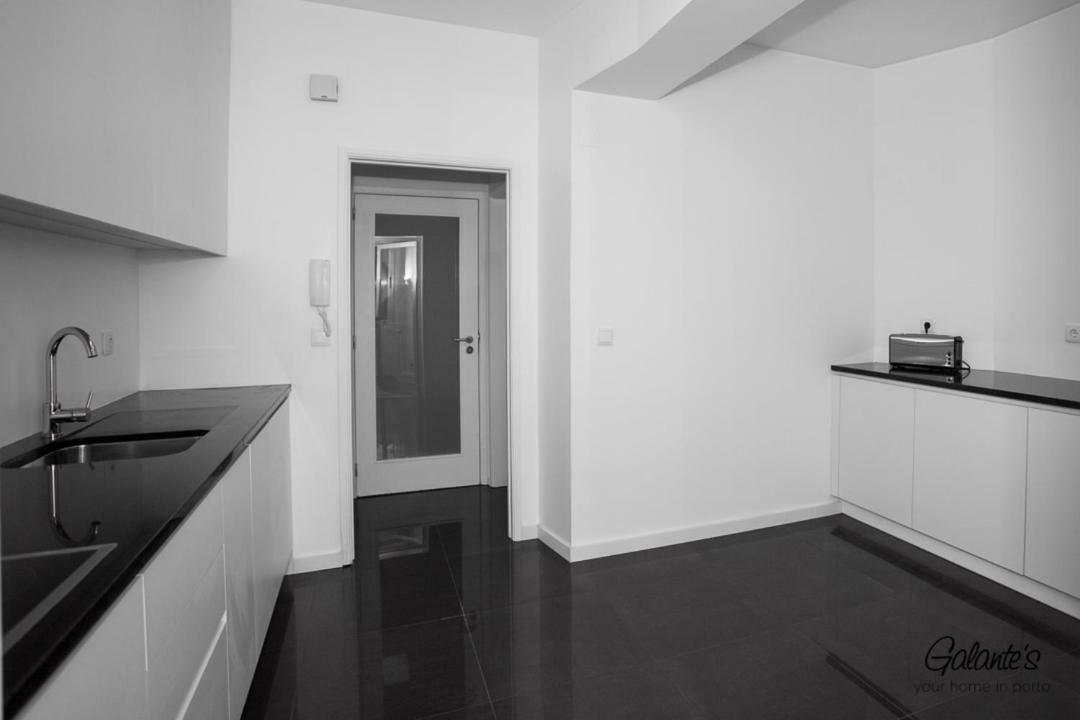Downtown 3 Bedroom With Balcony - Quiet Street - Family Friendly - Groups 波尔图 外观 照片